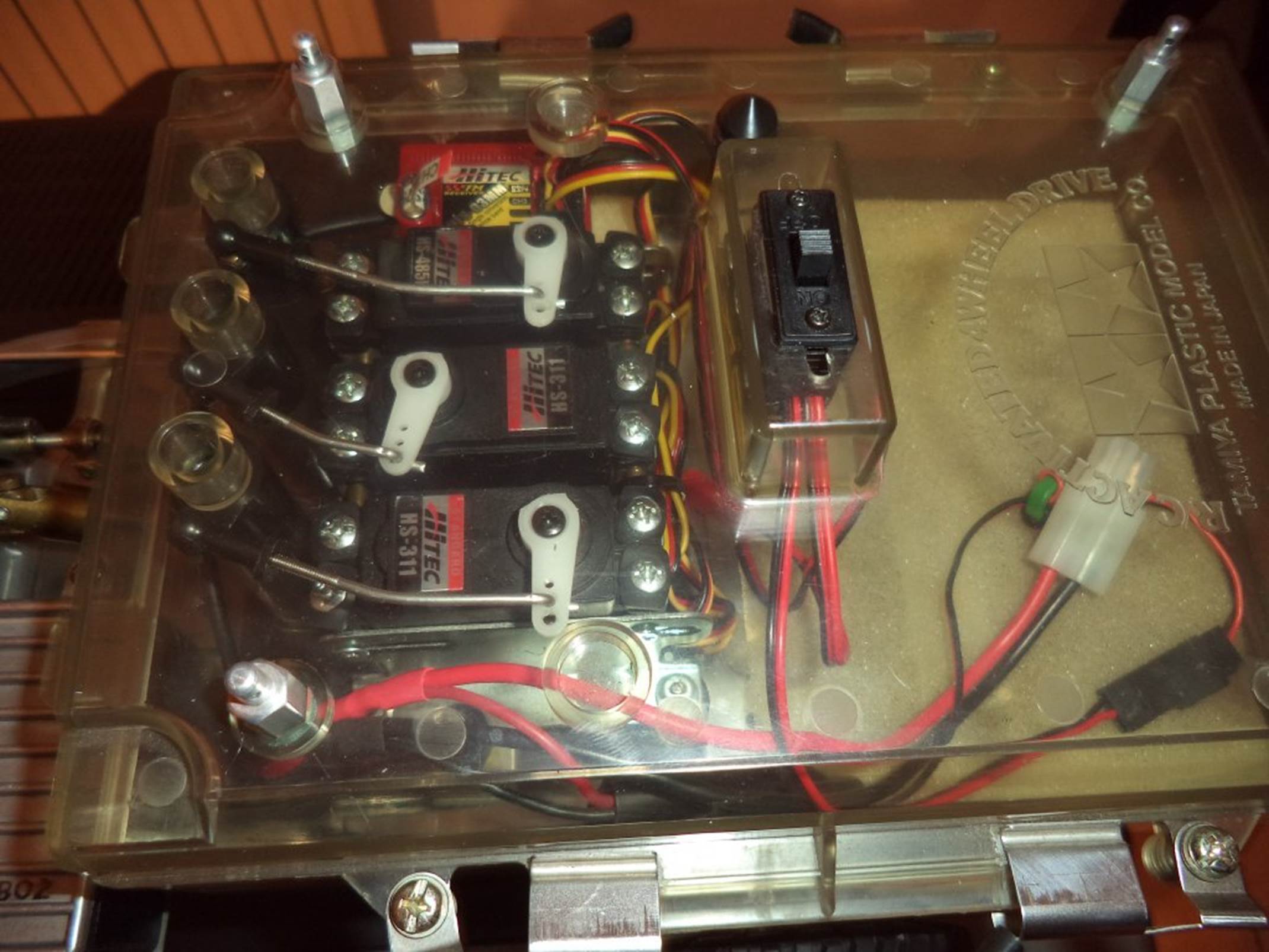 Immagine che contiene Impianto elettrico, elettronica, Ingegneria elettronica, interno

Descrizione generata automaticamente